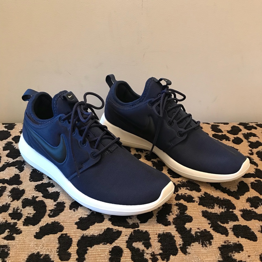 NIKE Men’s Roshe 2 Running Sneaker- New Never Worn
